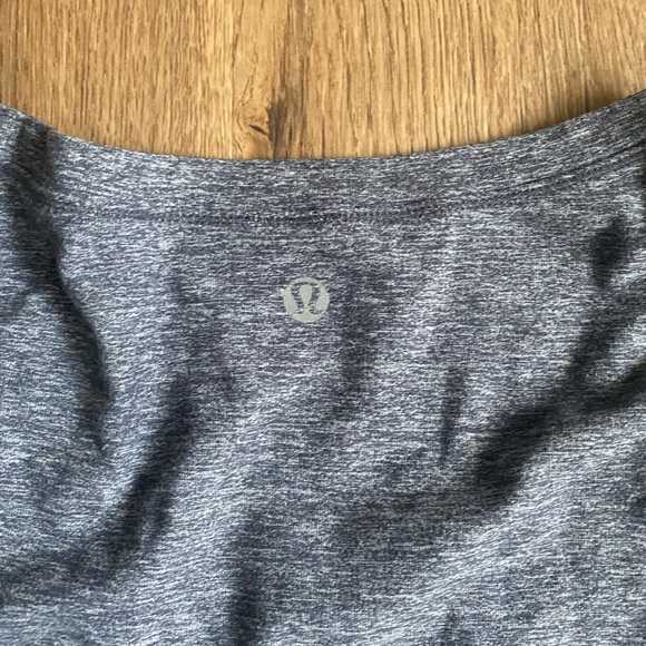 LULULEMON THUMB HOLES LONG SLEEVE SHIRT WOMENS - Picture 6 of 6